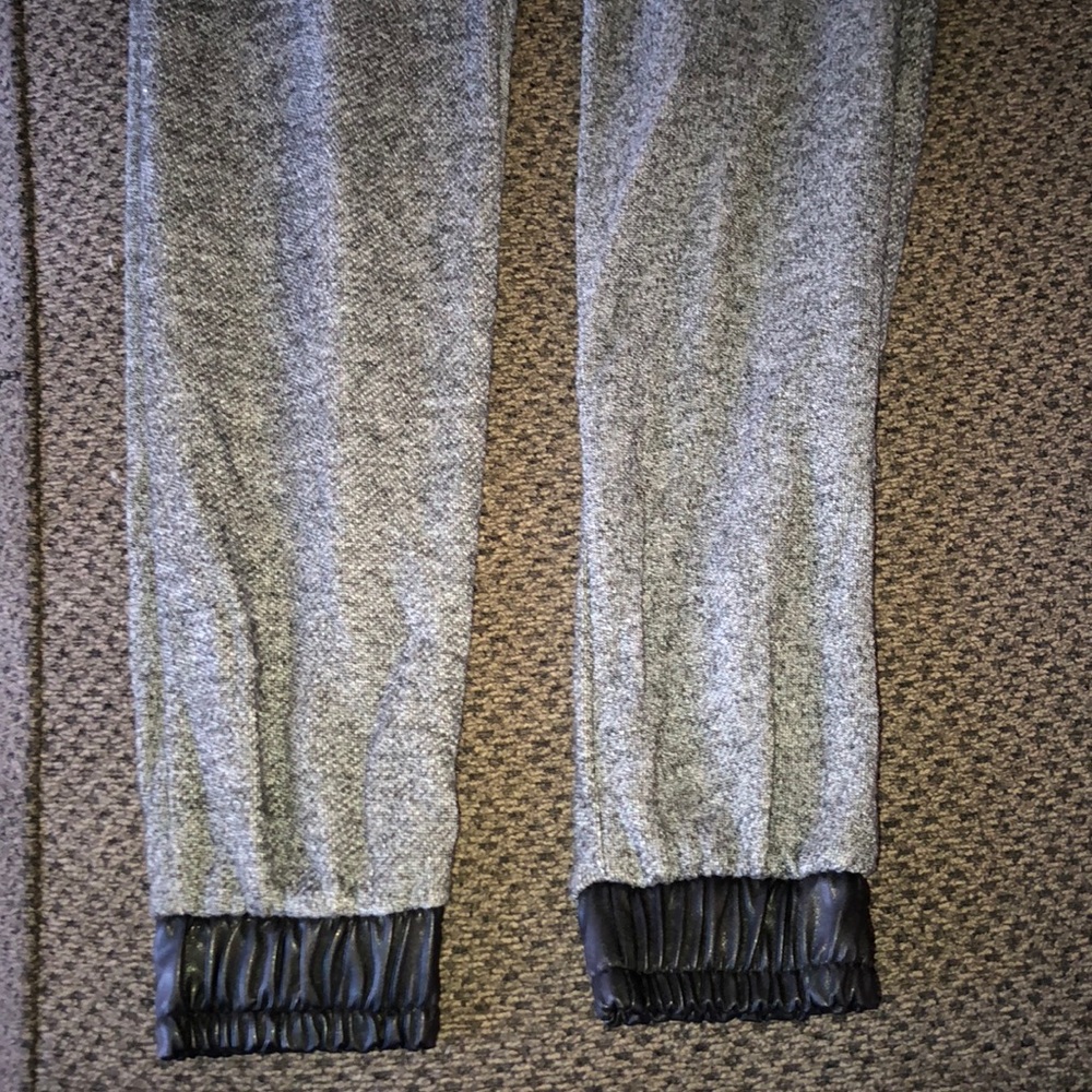 Joggers - Picture 2 of 3